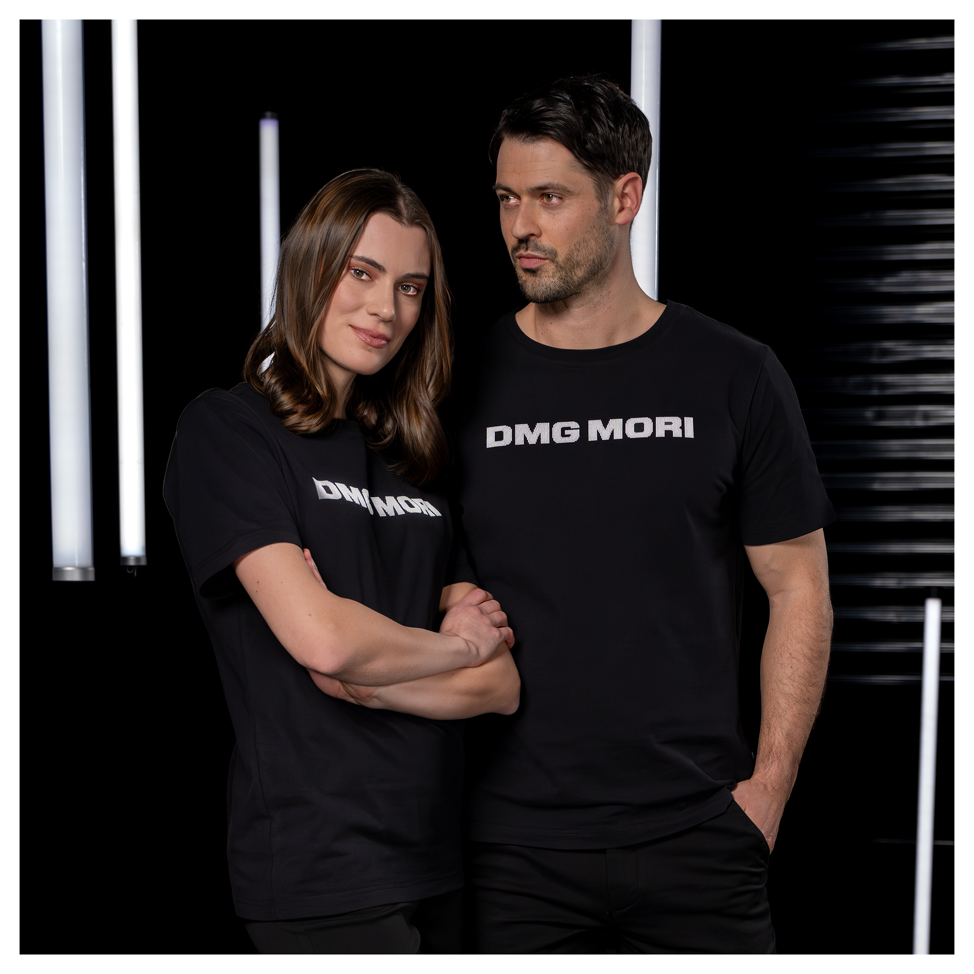 Ürün görseli: Unisex Yumusak Kauçuk Logolu Tisört siyah